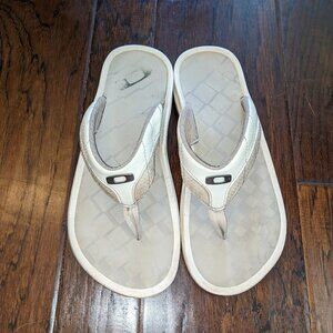 Oakley White & Grey Casual Flip Flops